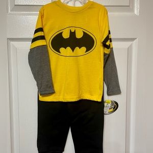 NWT! BATMAN 2 Pc. Boys Outfit Size 4 Sweatpants & Long Sleeve Shirt